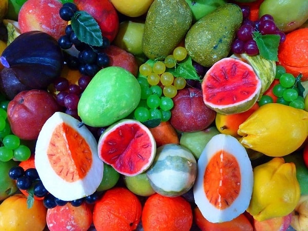 مما تتكون الفاكهة؟